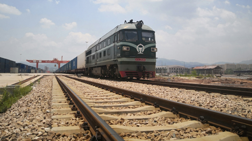 angkutan kereta api logistik senghor 3