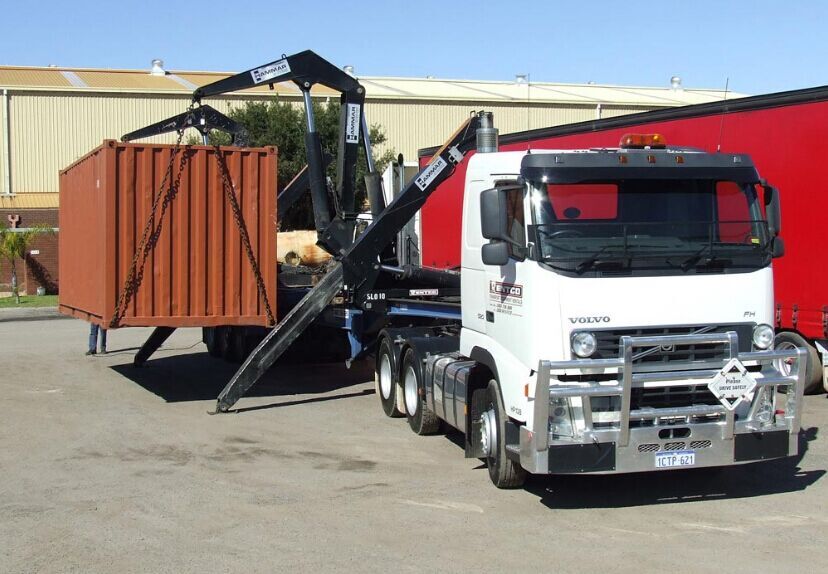 Australia unloading container by senghor logistics