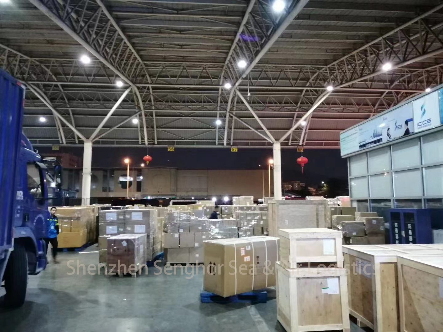 air-freight-warehouse