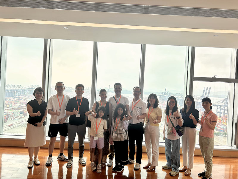 brazilian-customer-visit-yantian-port-1
