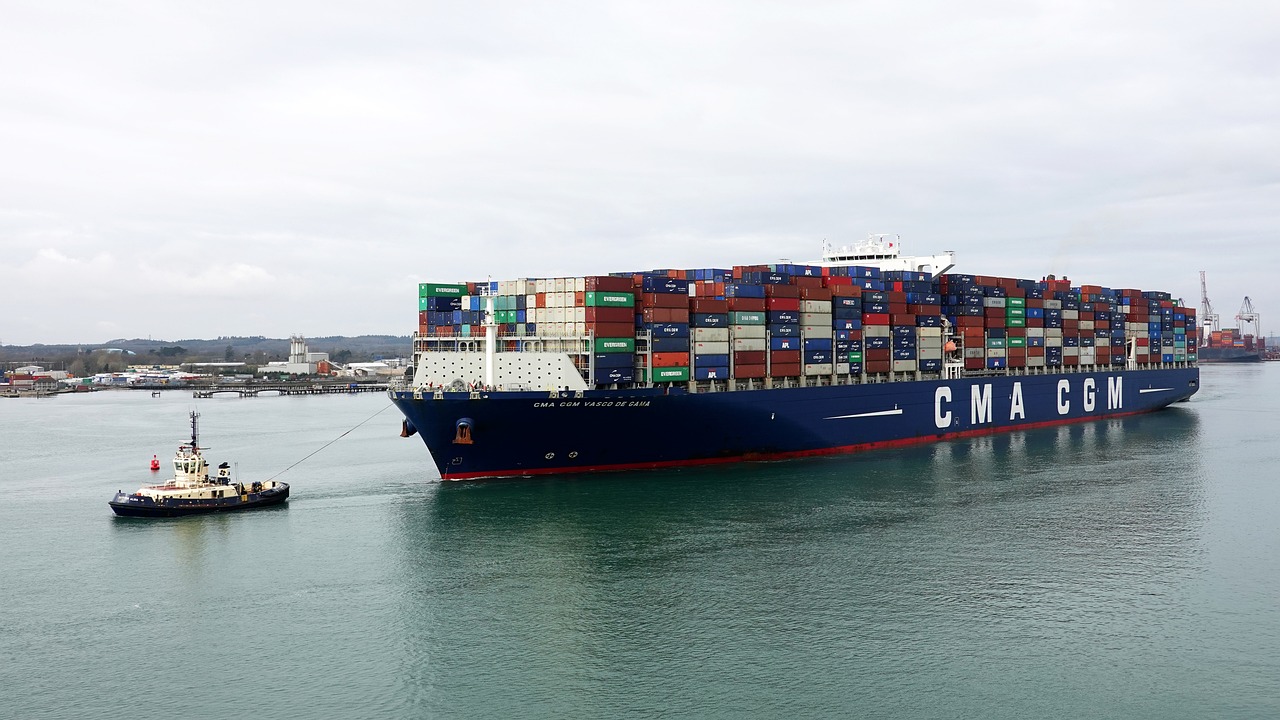 container-ship-cma-shipping-company