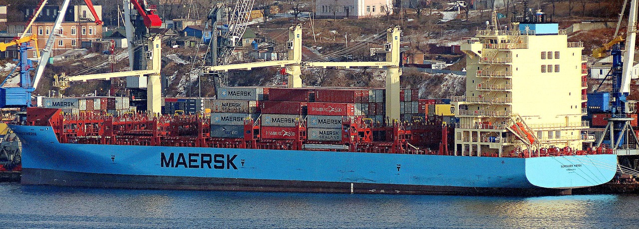 container-ship-maersk-freight-rates-senghor-logistics-quote