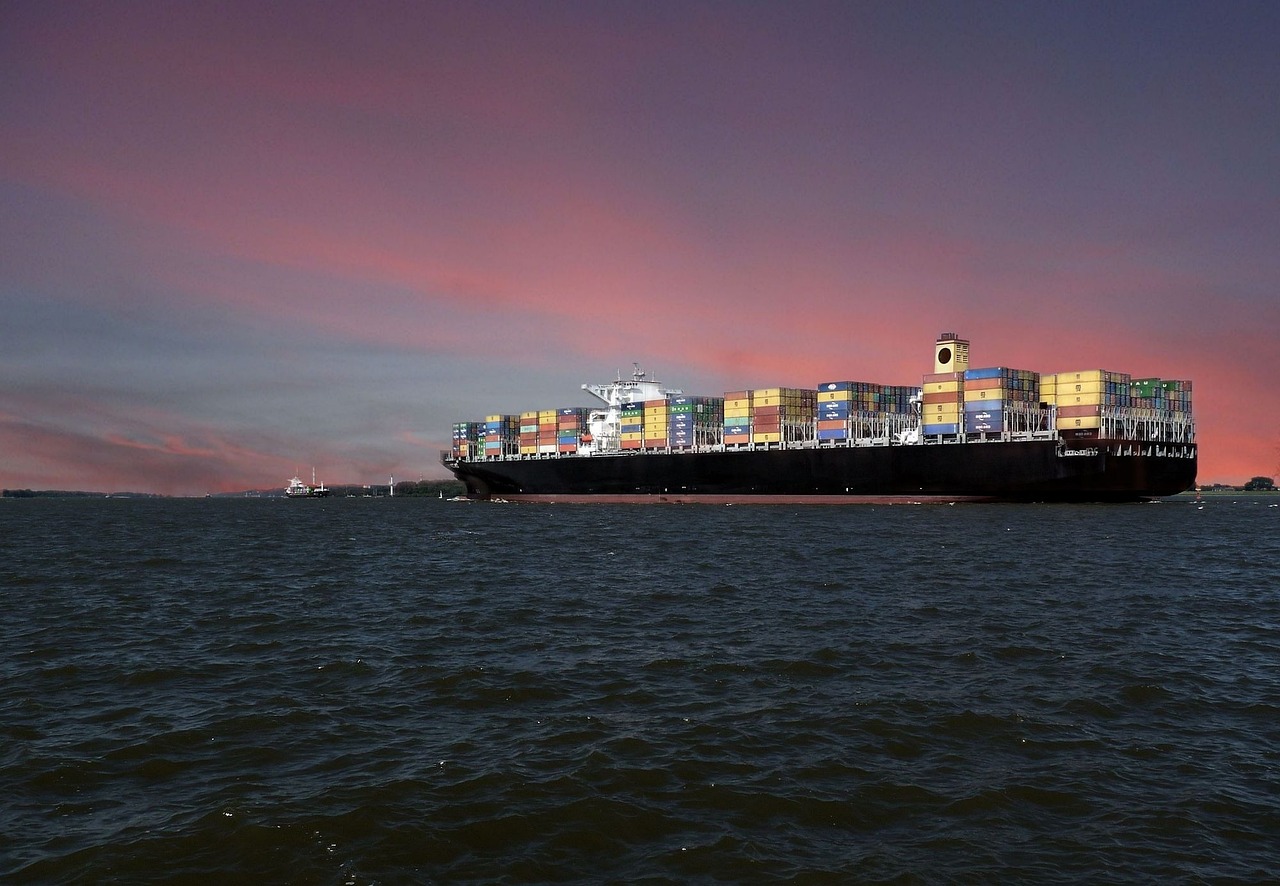 containership-senghor logistics (1)
