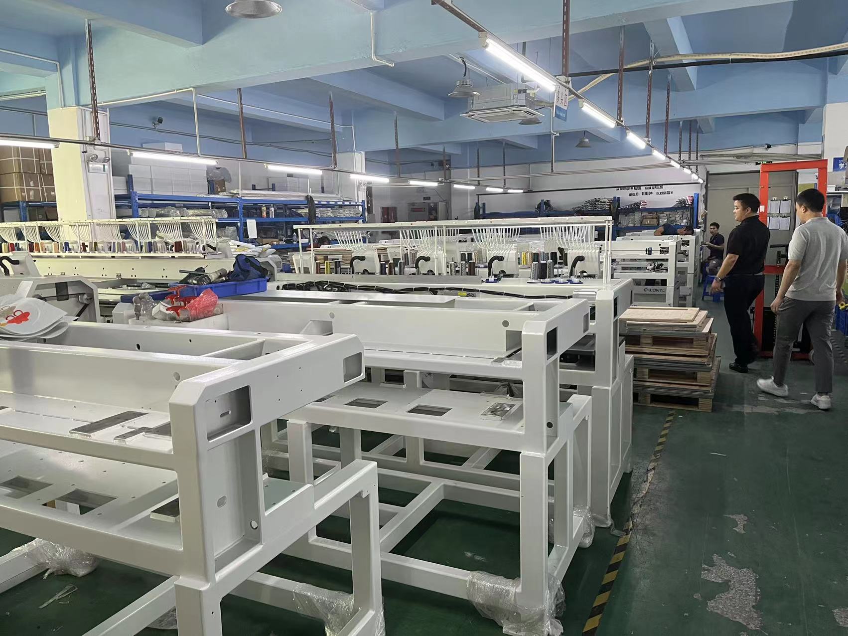 senghor logistics in engraving machine factory 5