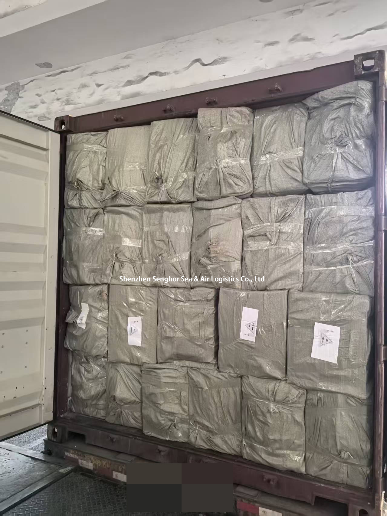 senghor-logistics-loading-container