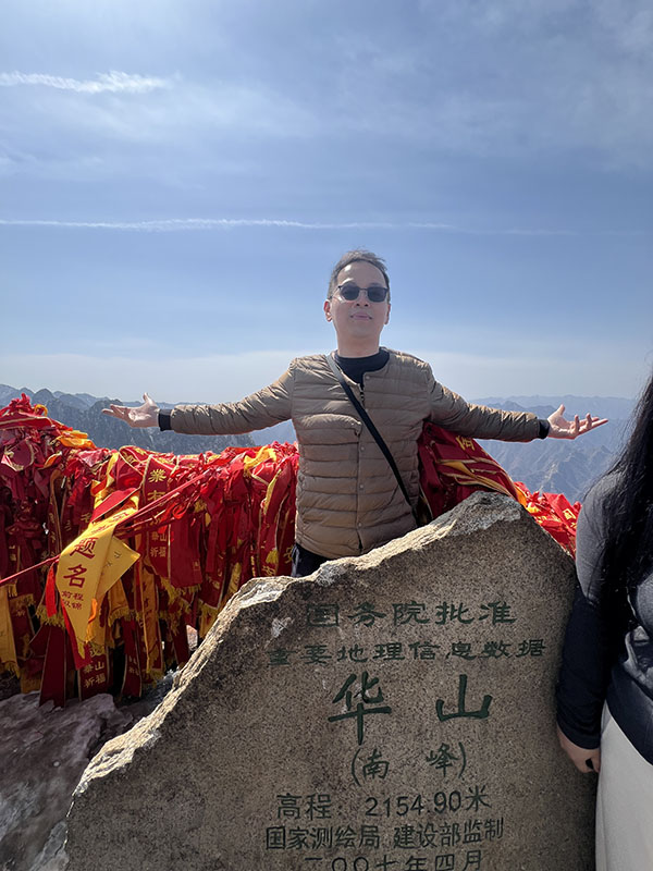 senghor-logistics-service-solaraiche-jack-in-mount-huashan