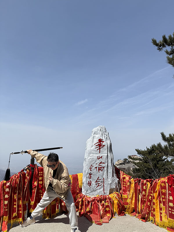 senghor-logistics-service-provider-michael-in-mount-huashan