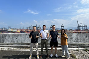 senghor-logistics-took-brazilian-customer-to-yantian-port