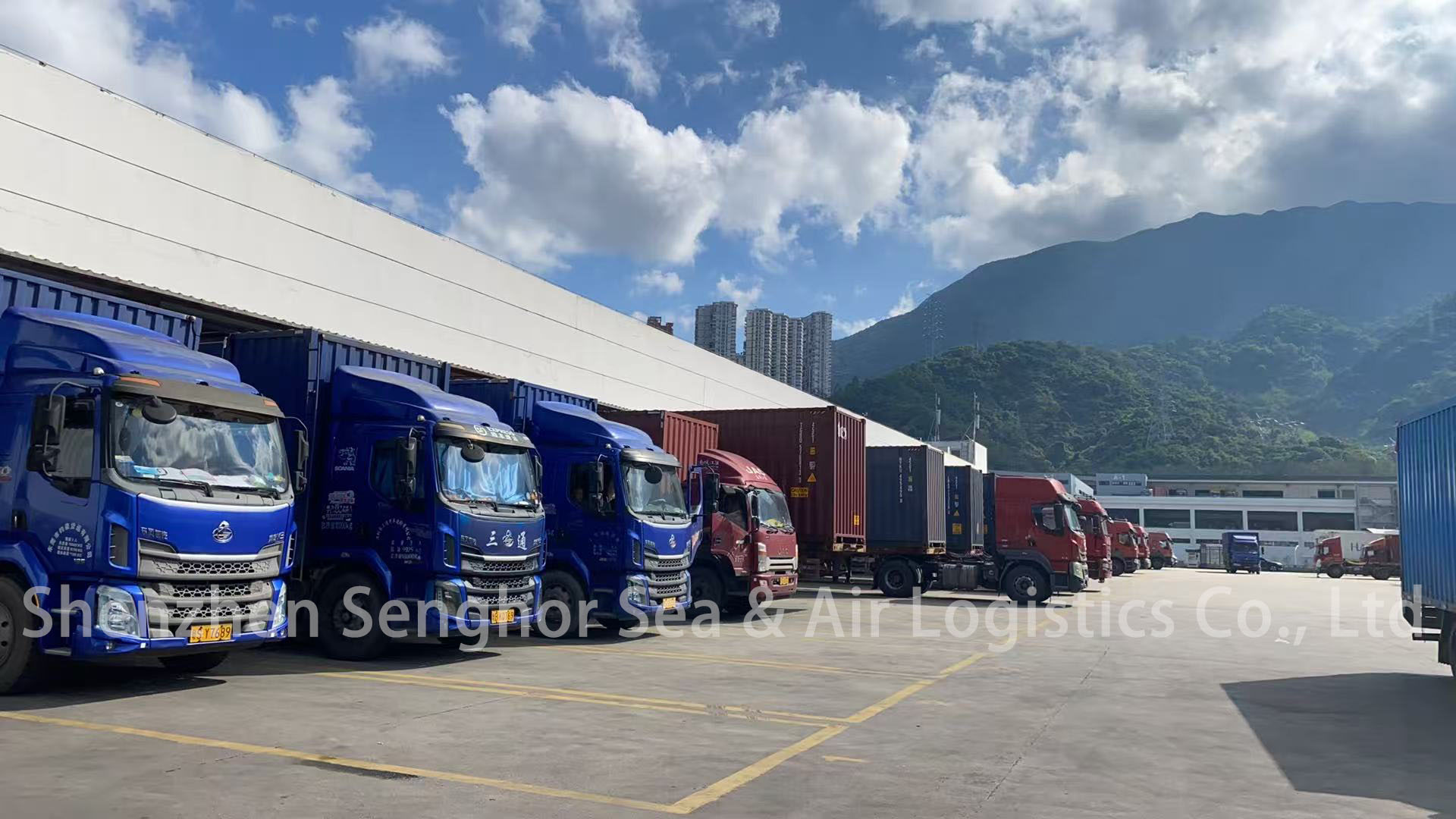 senghor-logistics-yantian-warehouse-trucks
